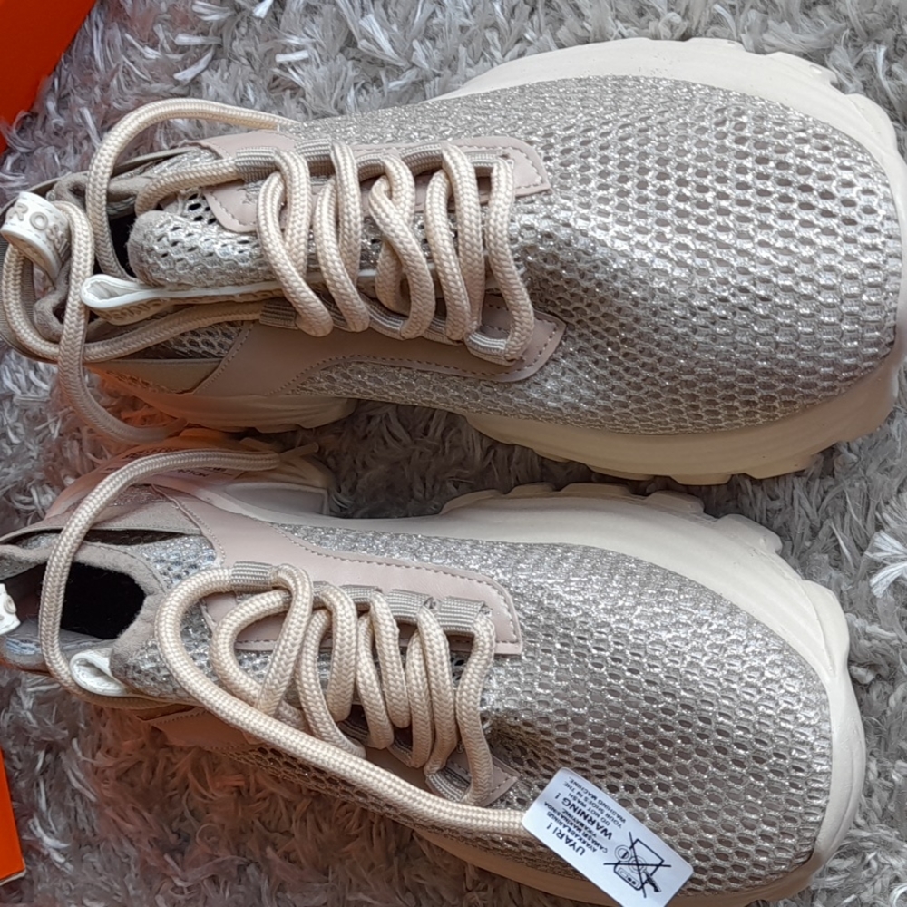 WOMEN SHOES